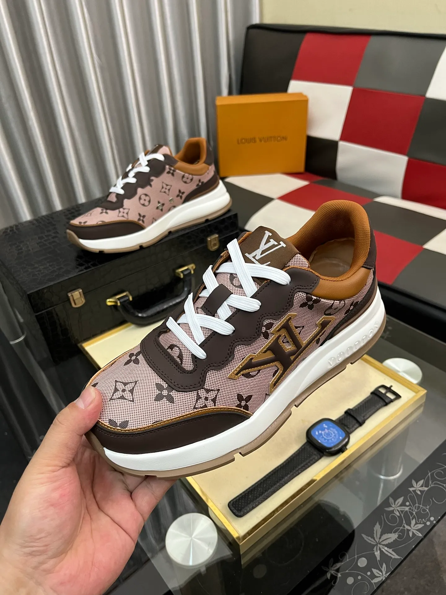 Men's Men's Shoes 💰: 438⌚️⌚️LV Louis Vuitton. The latest fashionable casual shoes are popular in physical stores. New spring and summer comfortable imported custom original cowhide, unique jacquard fabric element design. With sheepskin lining, Lv original bottom, [sun][sun] high-end packaging and high quality💪Details determine the quality, you can enter and leave the counter at will, welcome to compare🇮🇹Number of sizes 38-442️⃣colors available